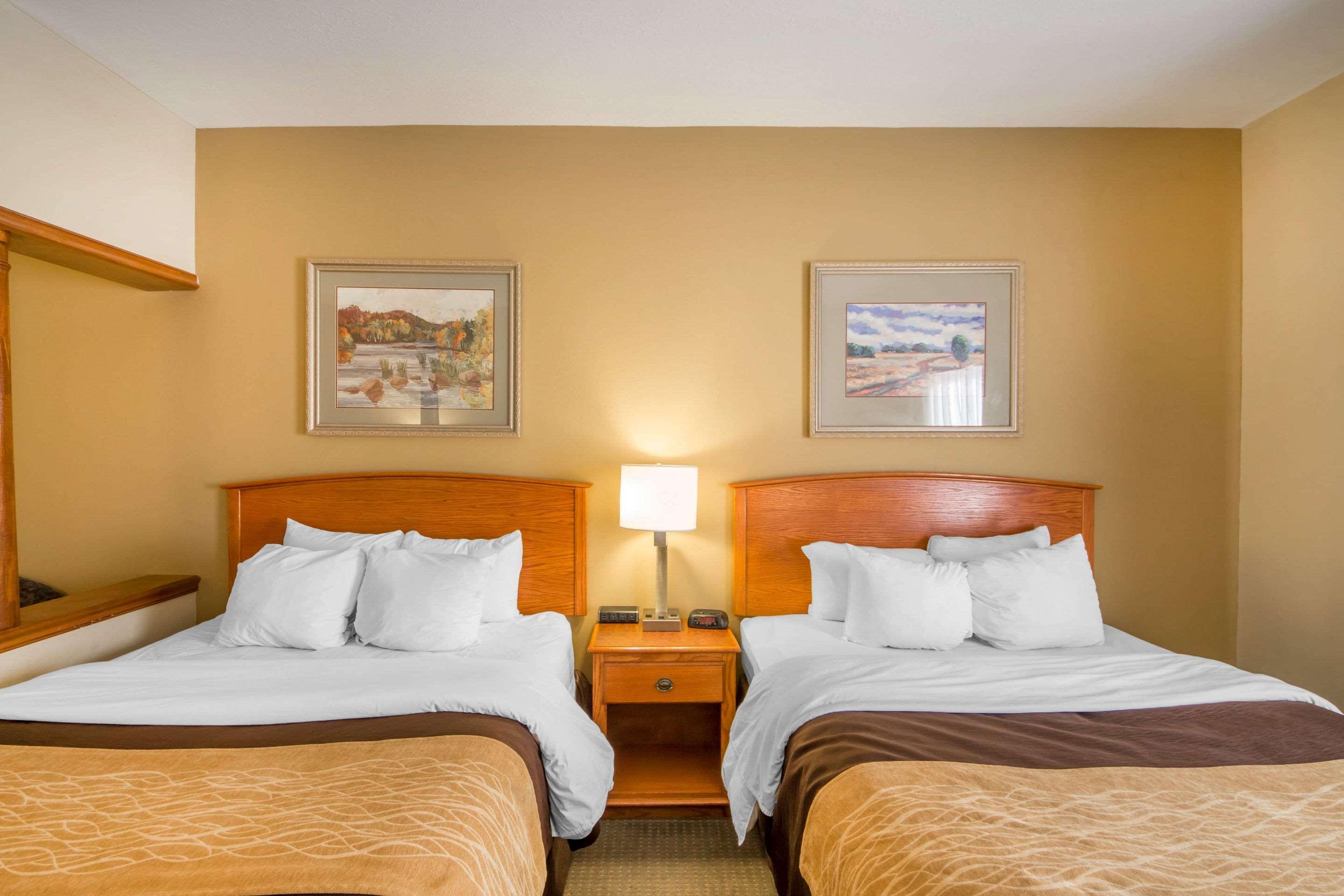 Quality Inn & Suites Midamerica Industrial Park Area Pryor Creek Eksteriør billede