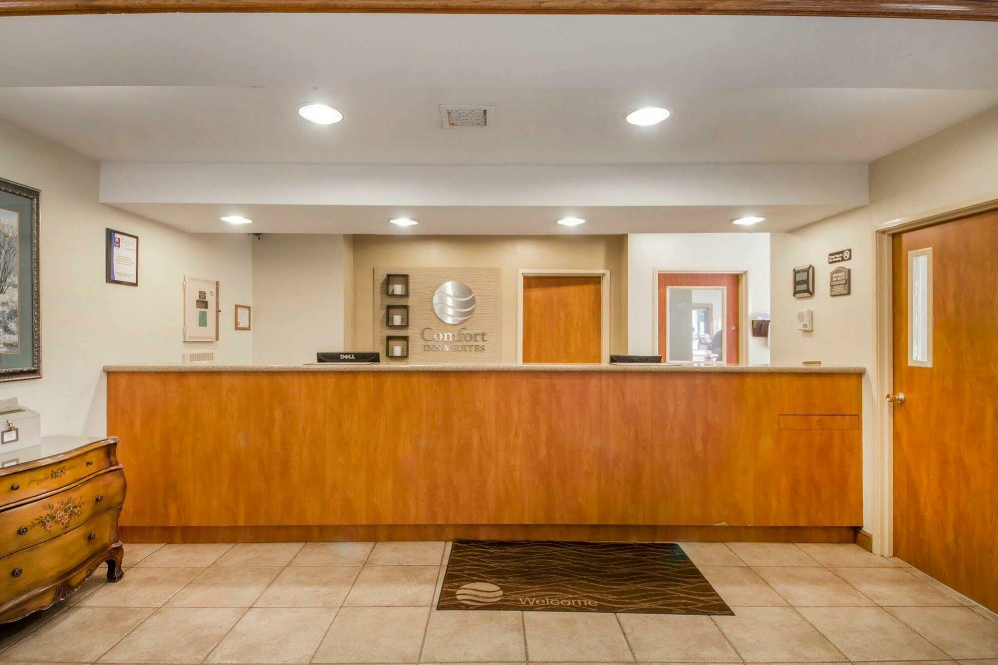 Quality Inn & Suites Midamerica Industrial Park Area Pryor Creek Eksteriør billede